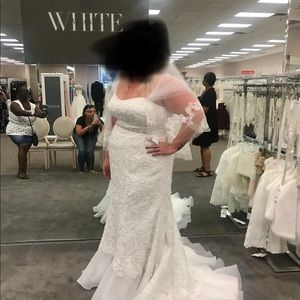 BRAND NEW WITH TAGS Wedding Dress